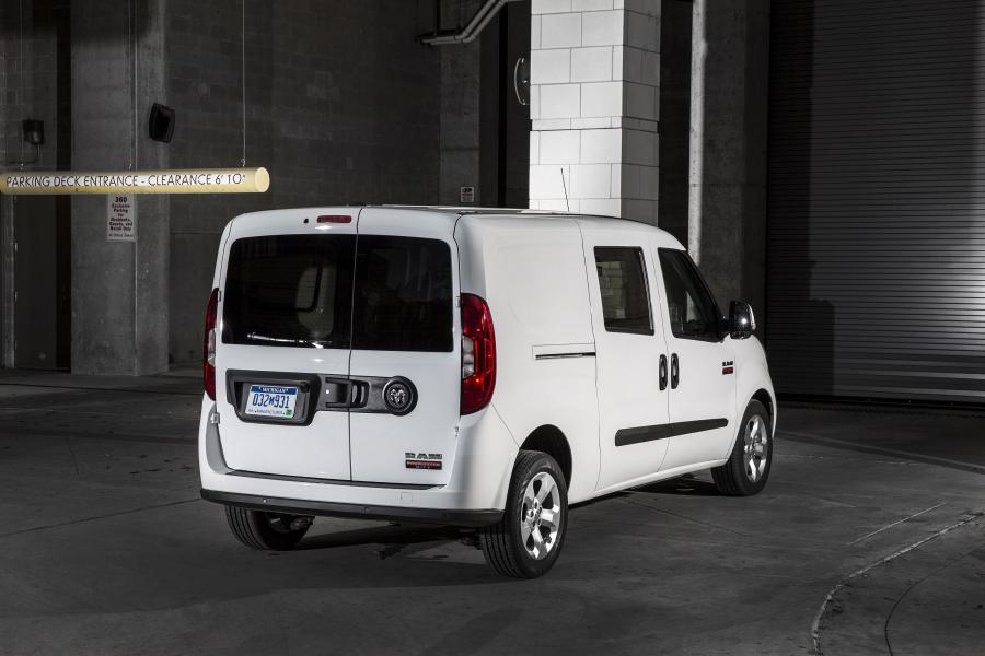  Dodge Ram ProMaster City Tradesman SLT Cargo Van 2015 года  (фото 2 из 7)